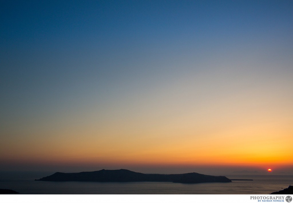 Greece-portraits-santorini-sunset-Match-Fit-honeymoon_0002